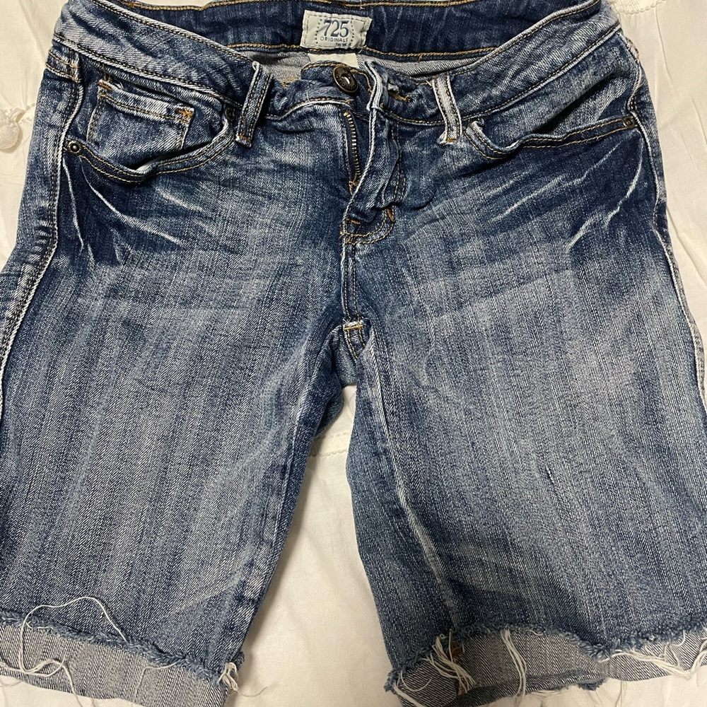 725 Distressed Denim Shorts Size 5 (or 2 US)